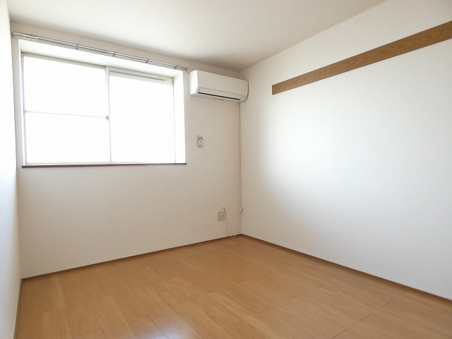 カンパーニュ弐番館の洋室