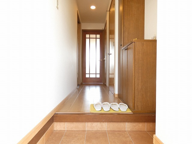 カンパーニュ弐番館の玄関