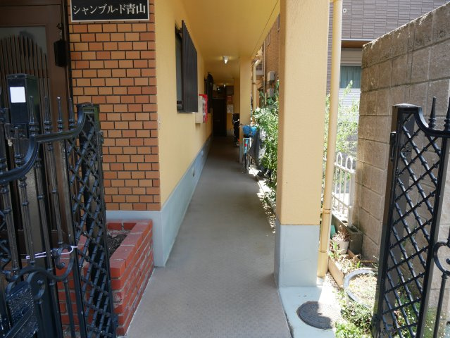 【エントランス】 | シャンブル・ド青山