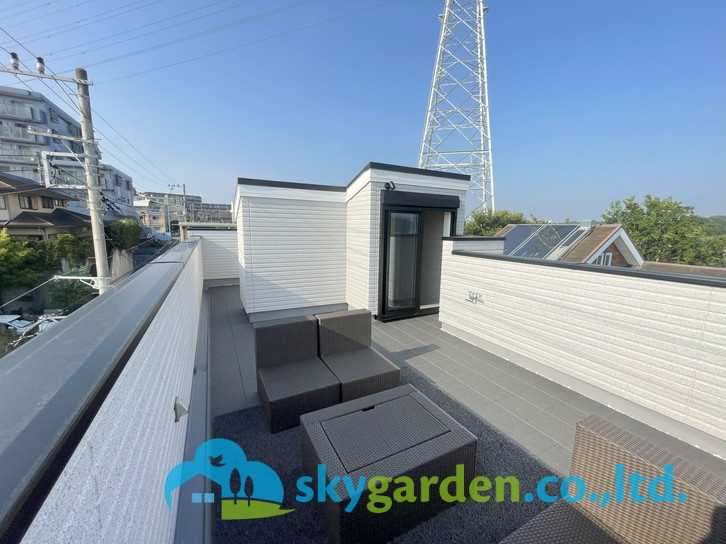 藤沢市石川2丁目　新築戸建　全1棟1号棟のバルコニー|スカイバルコニー、大人数でのバーベキューも楽しめます