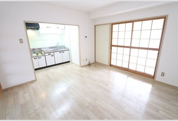 明正雅ハイツの居間・リビング|居間です