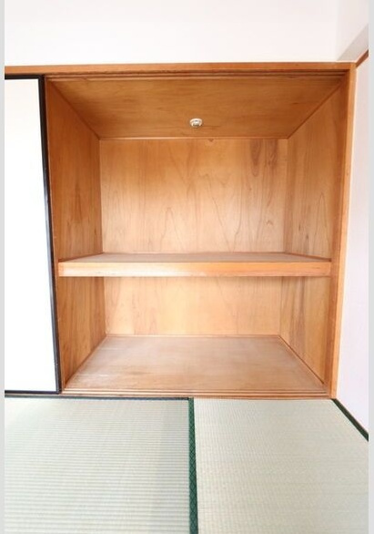 明正雅ハイツの収納|専用の収納スペースです