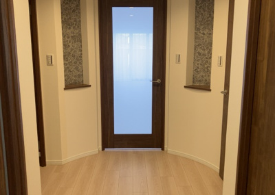 【内装】 | グランシティレイディアントアクアヴィータ | 内装はとにかくおしゃれなものがいい！と選ぶ前に、まず住んだ後のことを想像してみましょう。住んでみたらコンセントの位置が悪くて使いにくいなど出てきます。事前にどの家電をどこに置くか想定しておきましょう。