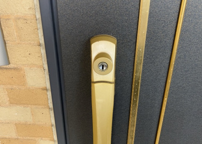 【防犯設備】 | グランシティレイディアントアクアヴィータ | 当然のことではありますが、オートロックやセンサーライト、ホームセキュリティーなどの防犯設備があれば、小さいお子様がいるご家庭も安心ですよね！まず物件購入の際は、防犯設備もチェックするようにしましょう。