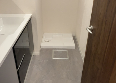 【脱衣所】 | グランシティレイディアントアクアヴィータ | 洗面脱衣所は「体を綺麗に整える場所」という目的と役割を持っています。そして便利で使い勝手のいい「体を綺麗に整える場所」にするためには、配置や動線、照明や収納計画をしっかりと検討しておく必要があります。