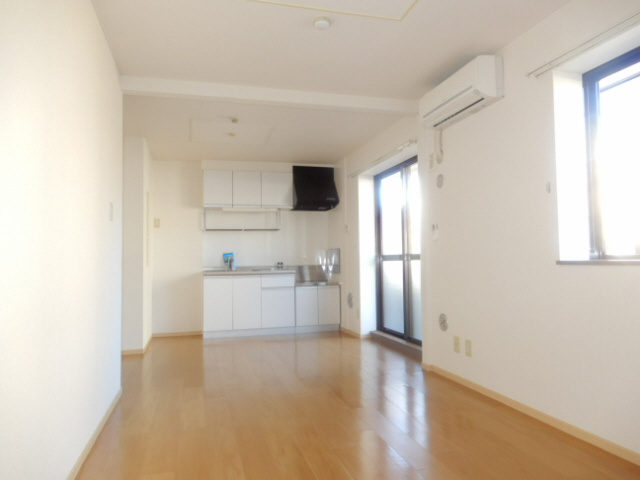 ウエストビレッジの居間・リビング