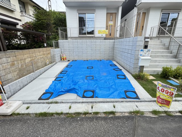 柏市つくしが丘５丁目新築戸建【中原小学校：10分】の駐車場|1号棟駐車スペース・並列2台駐車可