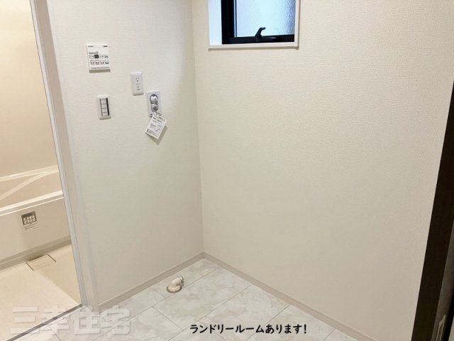 碧南市沢渡町の設備|浴室のランドリーパイプ。使用しない時は取り外しができます