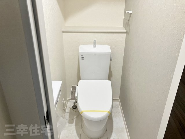 碧南市沢渡町の収納|帰宅してすぐ上着を収納できます♪