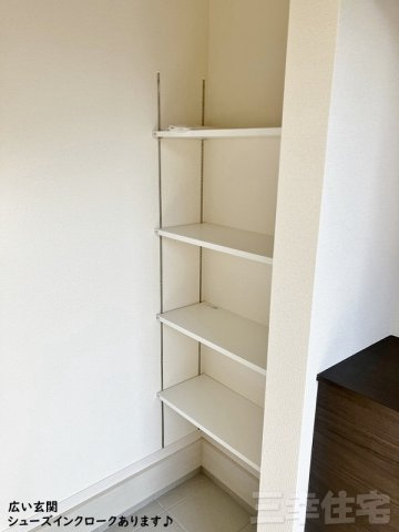 碧南市沢渡町の玄関|玄関のシューズボックスは大容量