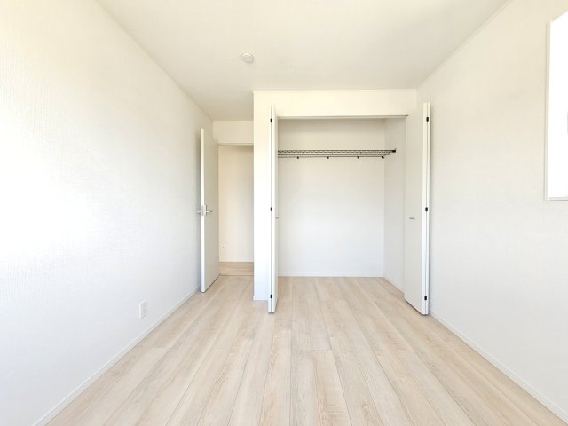 瑞浪市学園台第２の洋室