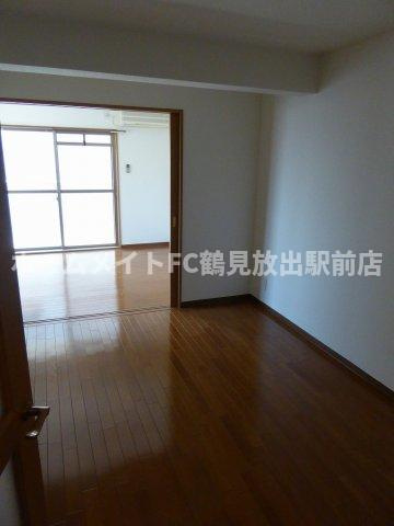 大阪市鶴見区横堤２丁目の賃貸マンションの居間・リビング