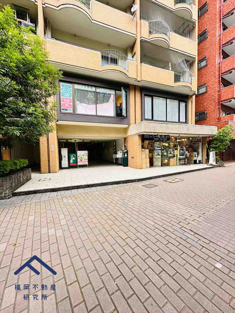 赤坂パインマンションの外観