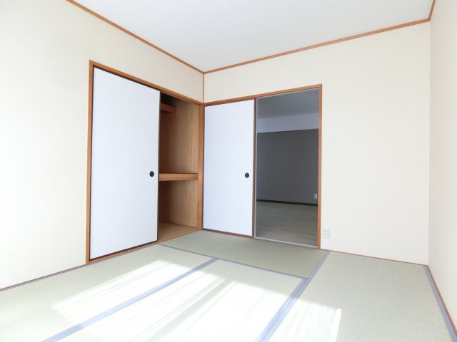 プルミエール春日丘の寝室