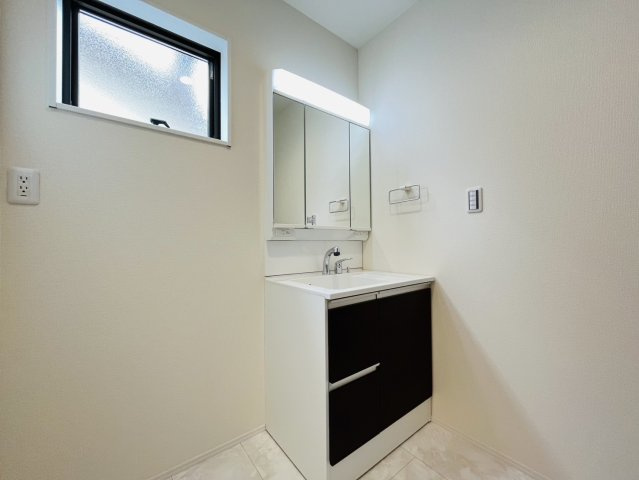 刈谷市野田町北菰神9-1『仲介手数料無料』新築戸建ての独立洗面台