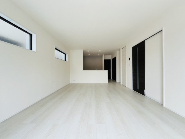 刈谷市野田町北菰神9-1『仲介手数料無料』新築戸建ての居間・リビング