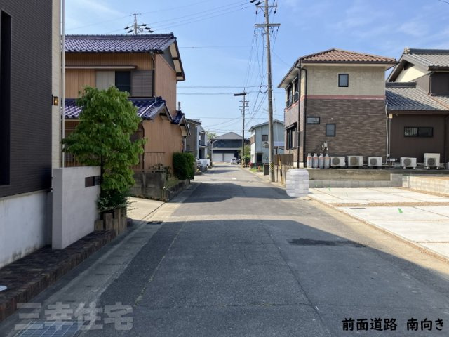 碧南市沢渡町の前面道路含む現地写真|南向き