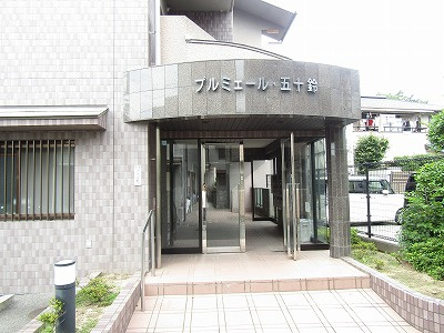 ジェイプライド茨木のエントランス