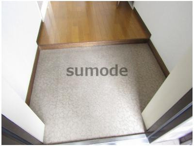 ジェイプライド茨木の玄関