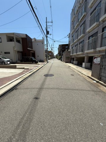 砂道町　戸建の前面道路含む現地写真