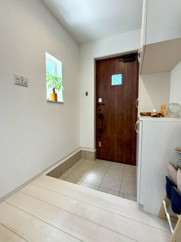 砂道町　戸建の玄関