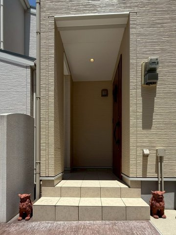 砂道町　戸建の玄関