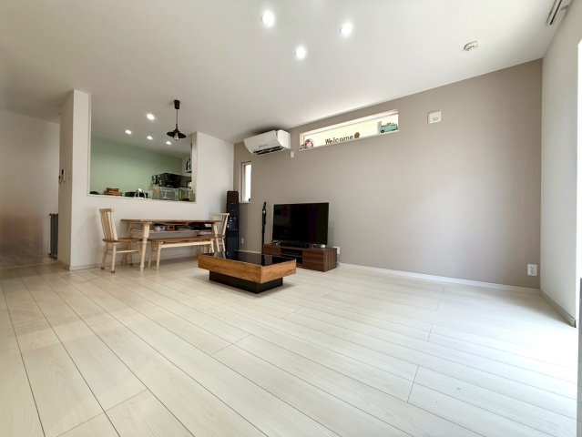 砂道町　戸建の居間・リビング