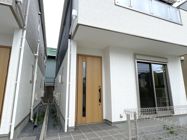 柏市つくしが丘５丁目新築戸建【中原小学校：10分】のエントランス|エントランス・玄関ポーチ