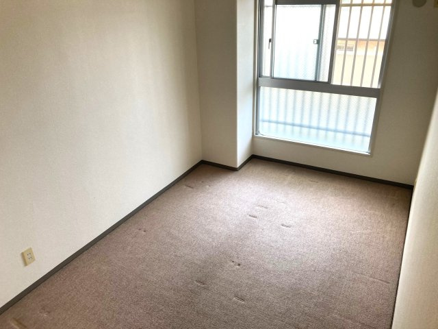 プレセランス山の街の玄関|各部屋日当たりの良いお部屋です