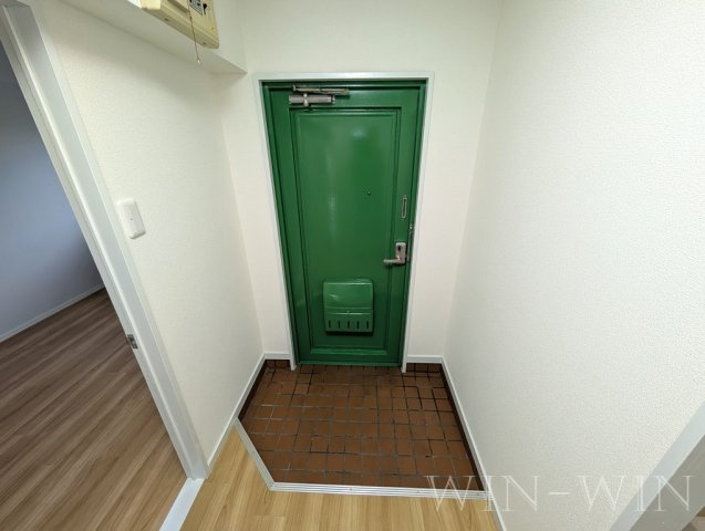 グリーンコーポ草間の玄関