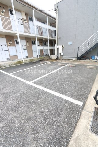 アイアイの駐車場