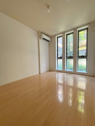 エスペランサ船橋の寝室|日当り良好な洋室