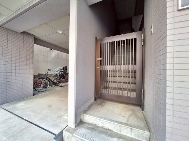 ＨＳＢ町屋のエントランス|エントランス