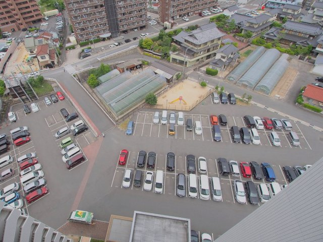 アスレ東原Ⅰ番館の駐車場