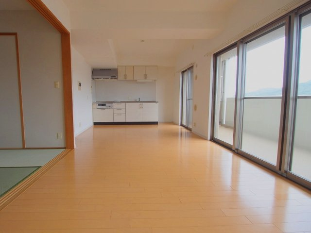 アスレ東原Ⅰ番館の居間・リビング