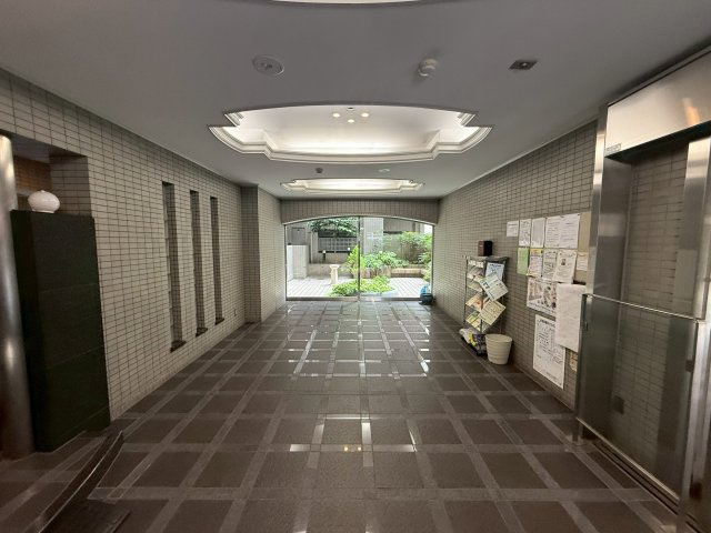 フォルム五条通りのその他共用部分|マンションのエントランスです。