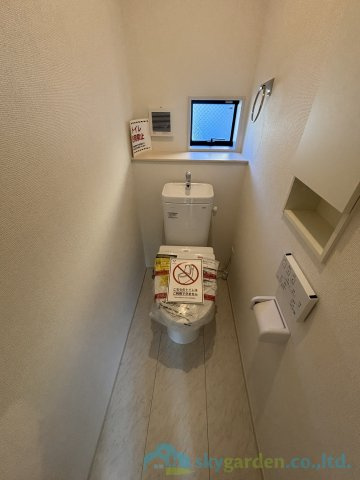 秦野市曽屋3期　新築戸建　全18棟5号棟のトイレ