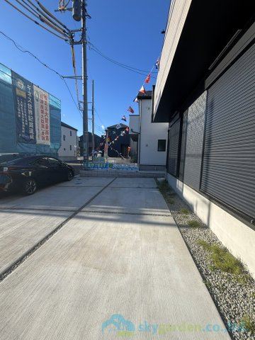 秦野市曽屋3期　新築戸建　全18棟5号棟の駐車場