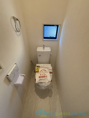 秦野市曽屋3期　新築戸建　全18棟4号棟のトイレ