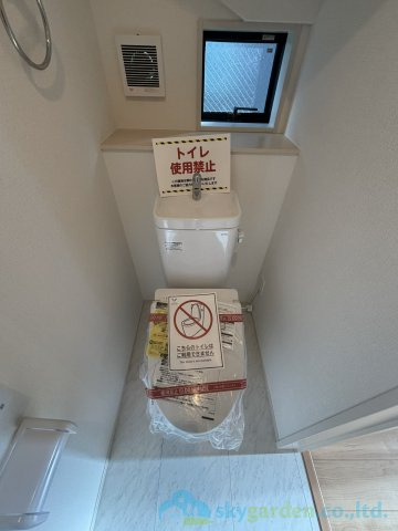 秦野市曽屋3期　新築戸建　全18棟4号棟のトイレ