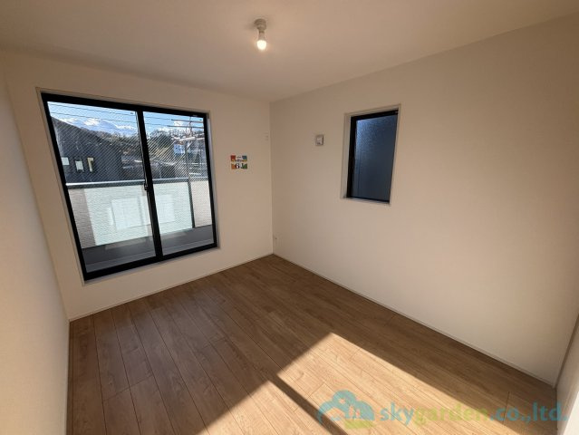 秦野市曽屋3期　新築戸建　全18棟4号棟の洋室