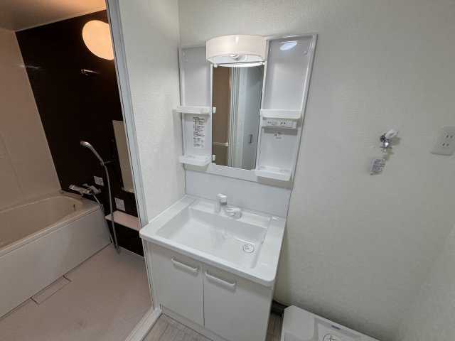 ユニハイム池田の独立洗面台