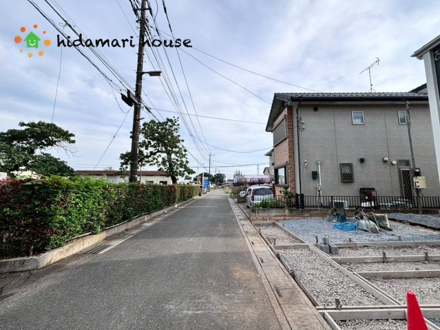 伊奈町小室　8期　新築戸建　グラファーレ01の前面道路含む現地写真