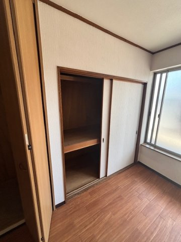 旭区大宮店舗付き戸建の収納