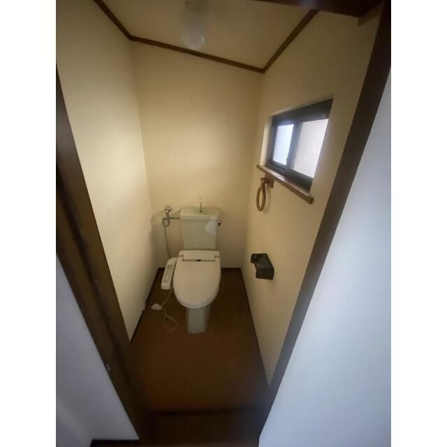 旭区大宮店舗付き戸建のトイレ