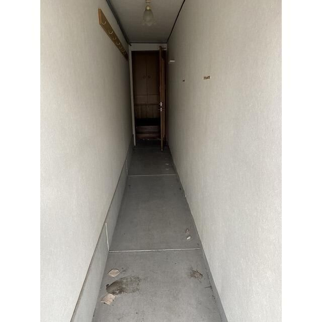 旭区大宮店舗付き戸建の内装