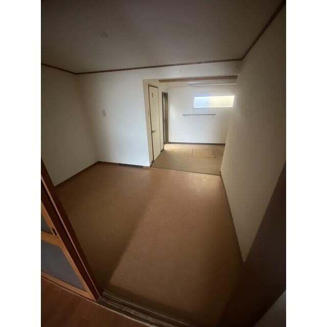 旭区大宮店舗付き戸建の内装