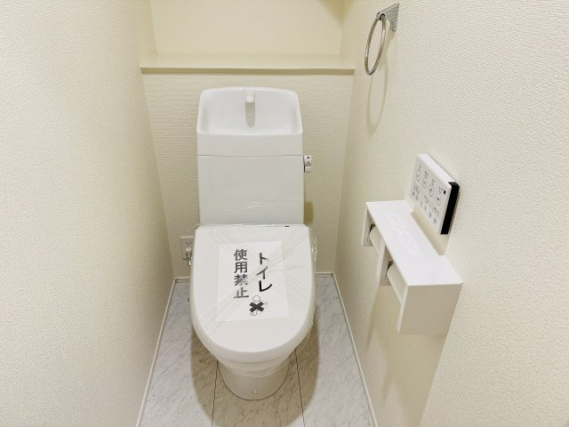 八王子市　諏訪町　新築一戸建て　２４ー１期のトイレ|～暖房温水洗浄機能付きトイレ　冬場は特に嬉しい機能ですね～