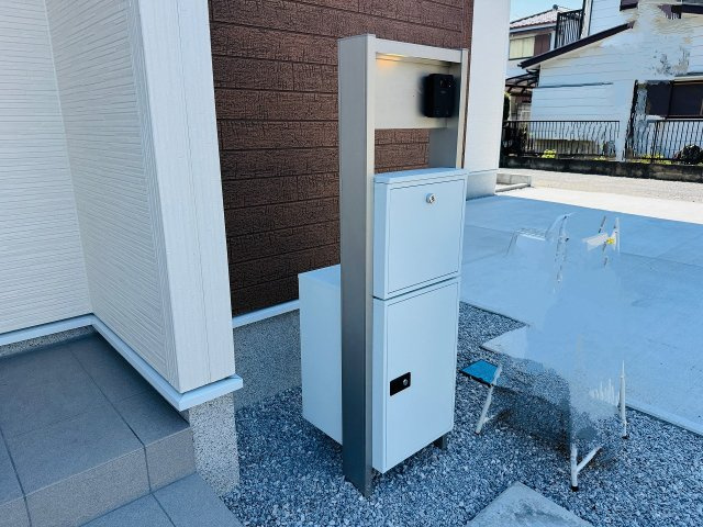 八王子市　諏訪町　新築一戸建て　２４ー１期の設備|～不在時の荷物受け取りに大変便利な宅配BOX～