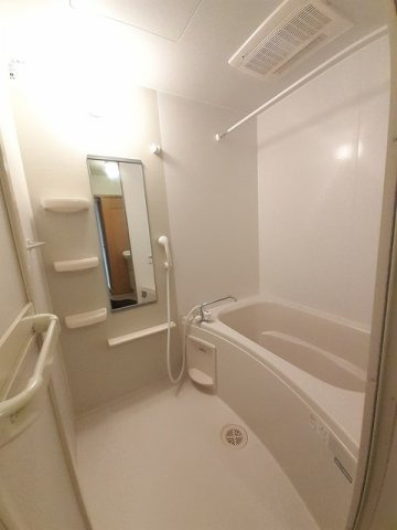 サンリット　ヴィラ　Ⅰの浴室|コンパクトで使いやすいお風呂です